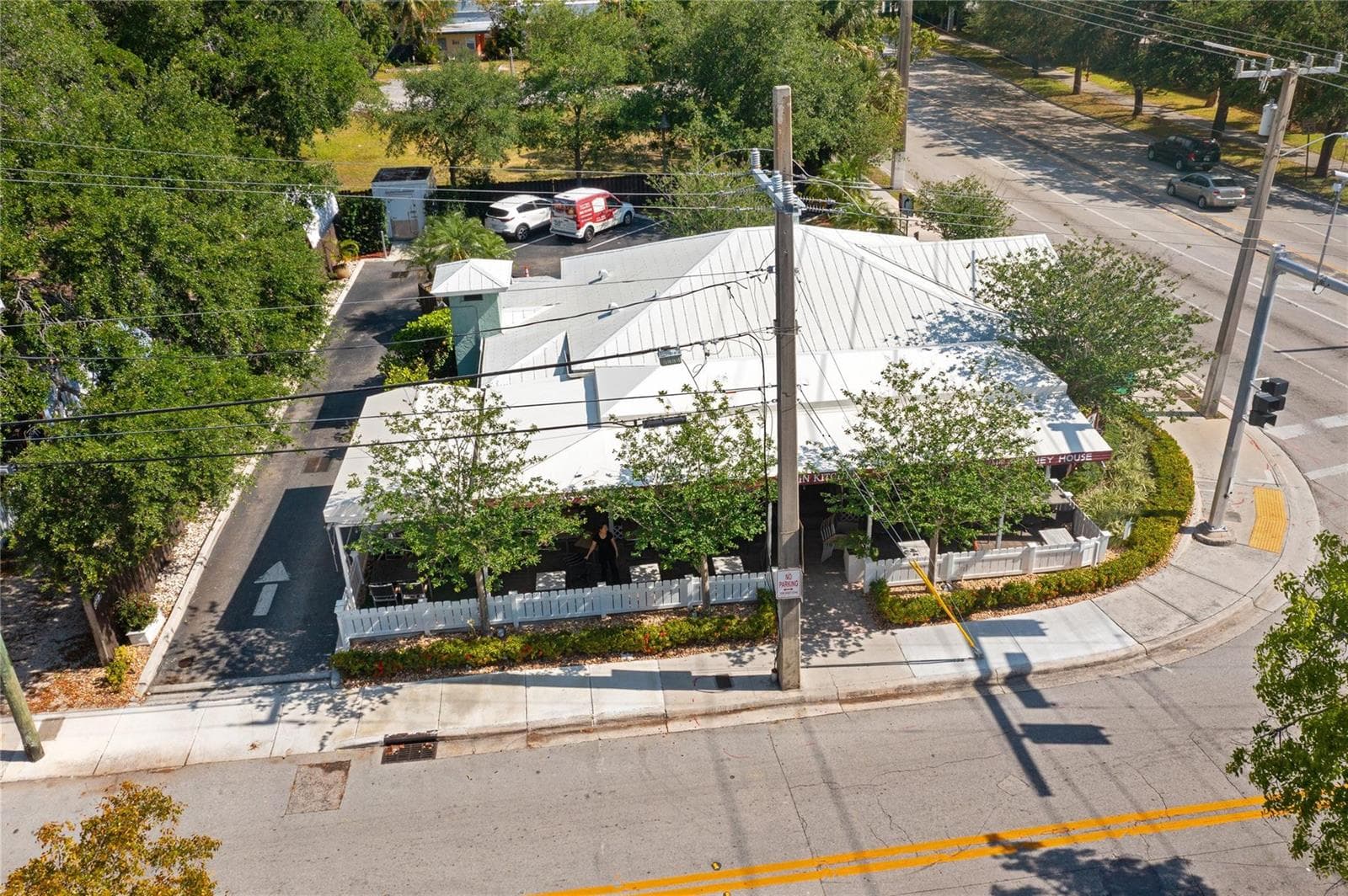 701 W Las Olas Boulevard, Fort Lauderdale, FL 33312 photo 2