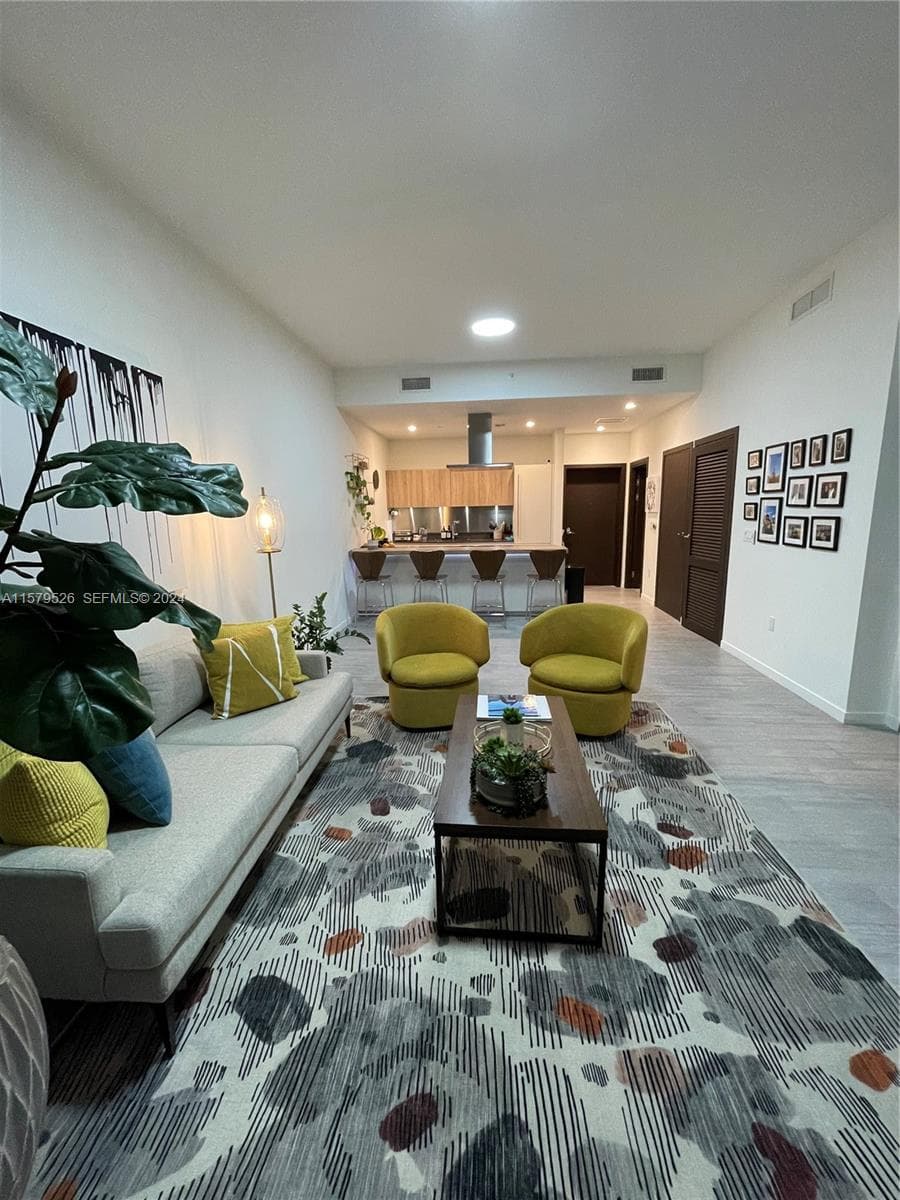 1000 Brickell Plz # 1811, Miami, FL 33131 photo 3