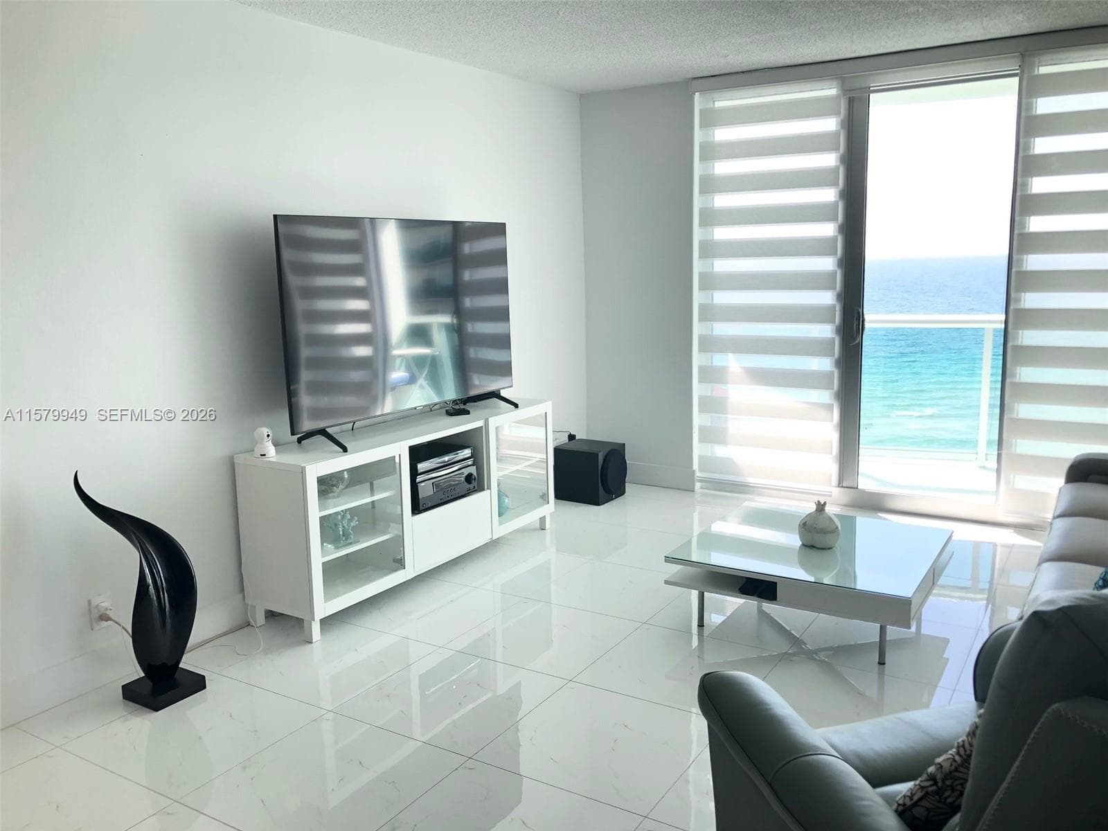 Tides on Hollywood Beach photo 4