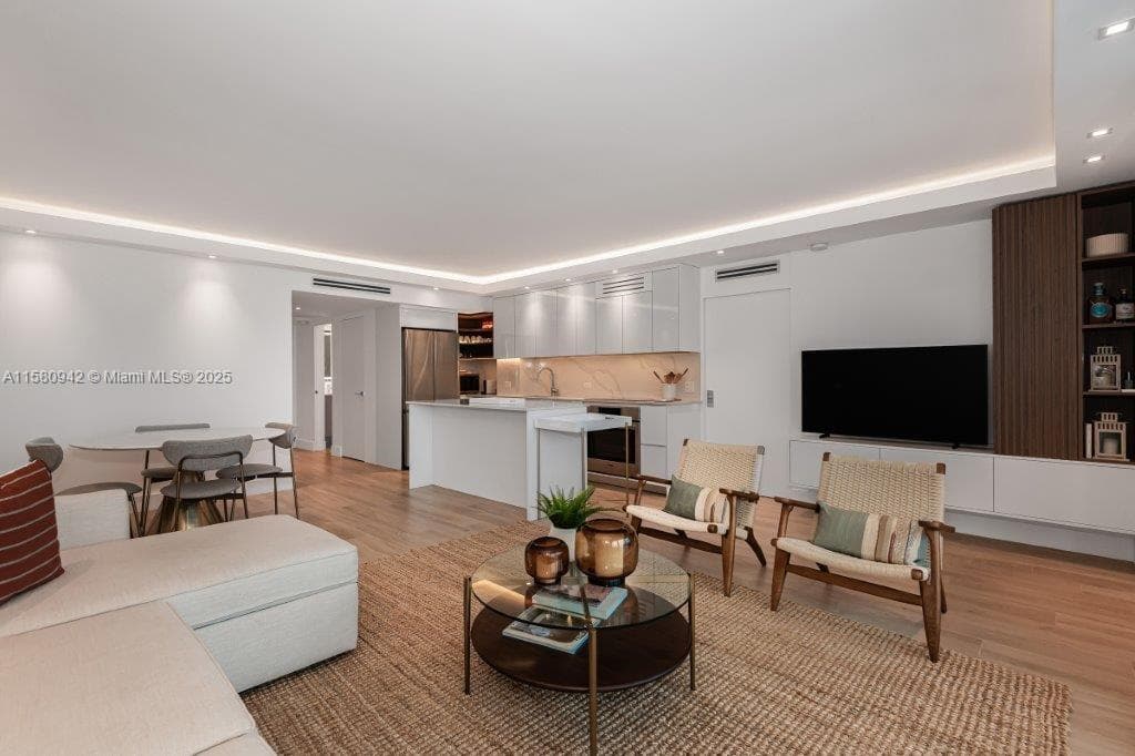 2301 Collins Ave # 837, Miami Beach, FL 33139 photo 4