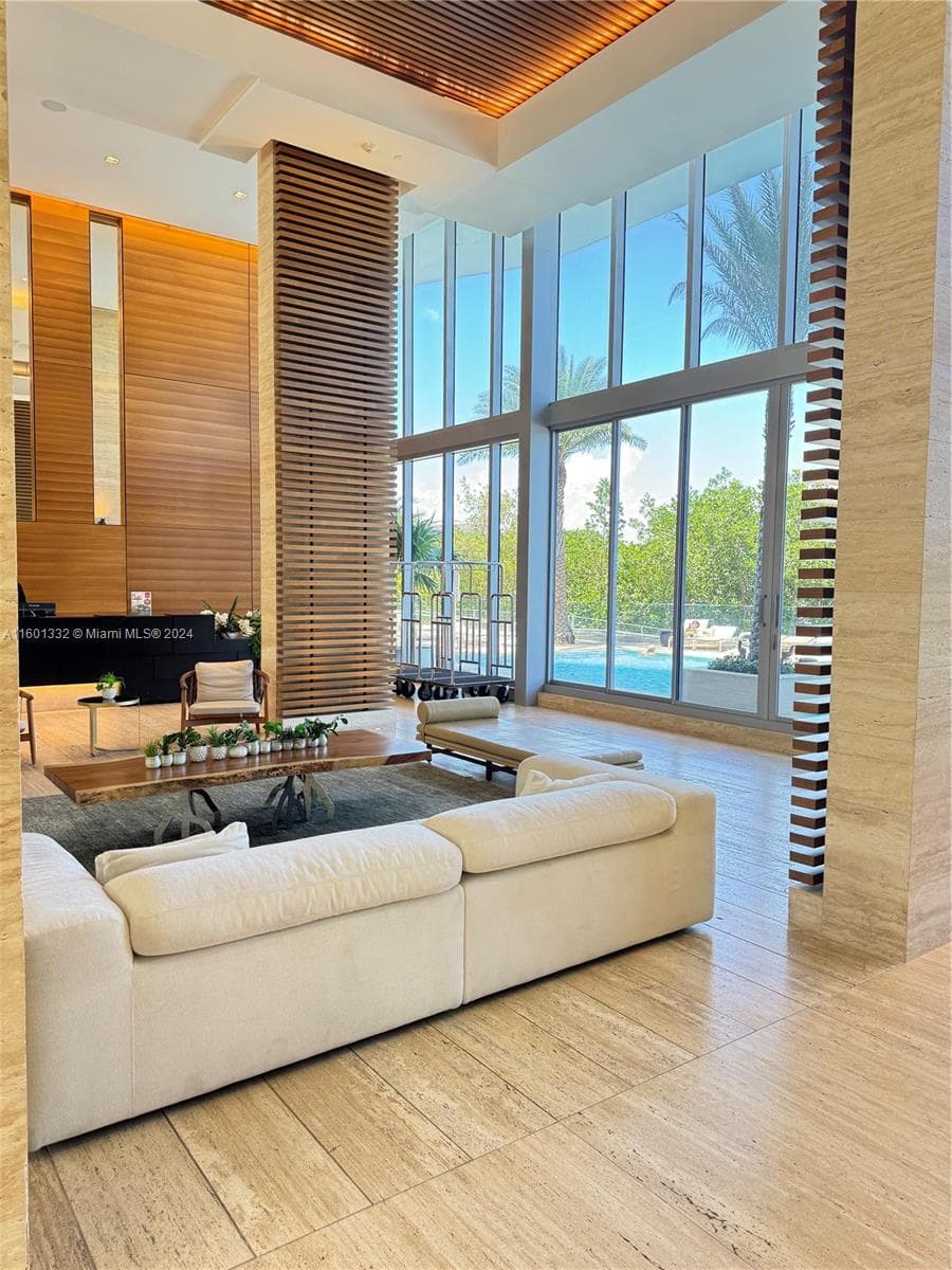 16385 Biscayne Blvd # 2421, North Miami Beach, FL 33160 photo 5
