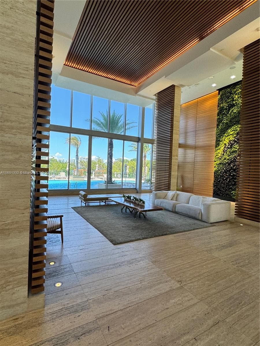 16385 Biscayne Blvd # 2421, North Miami Beach, FL 33160 photo 4