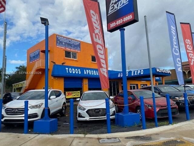 4010 E 8th Ave, Hialeah, FL 33013 photo 2