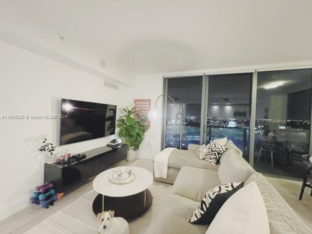 121 NE 34th St # 1409, Miami, FL 33137 photo 2
