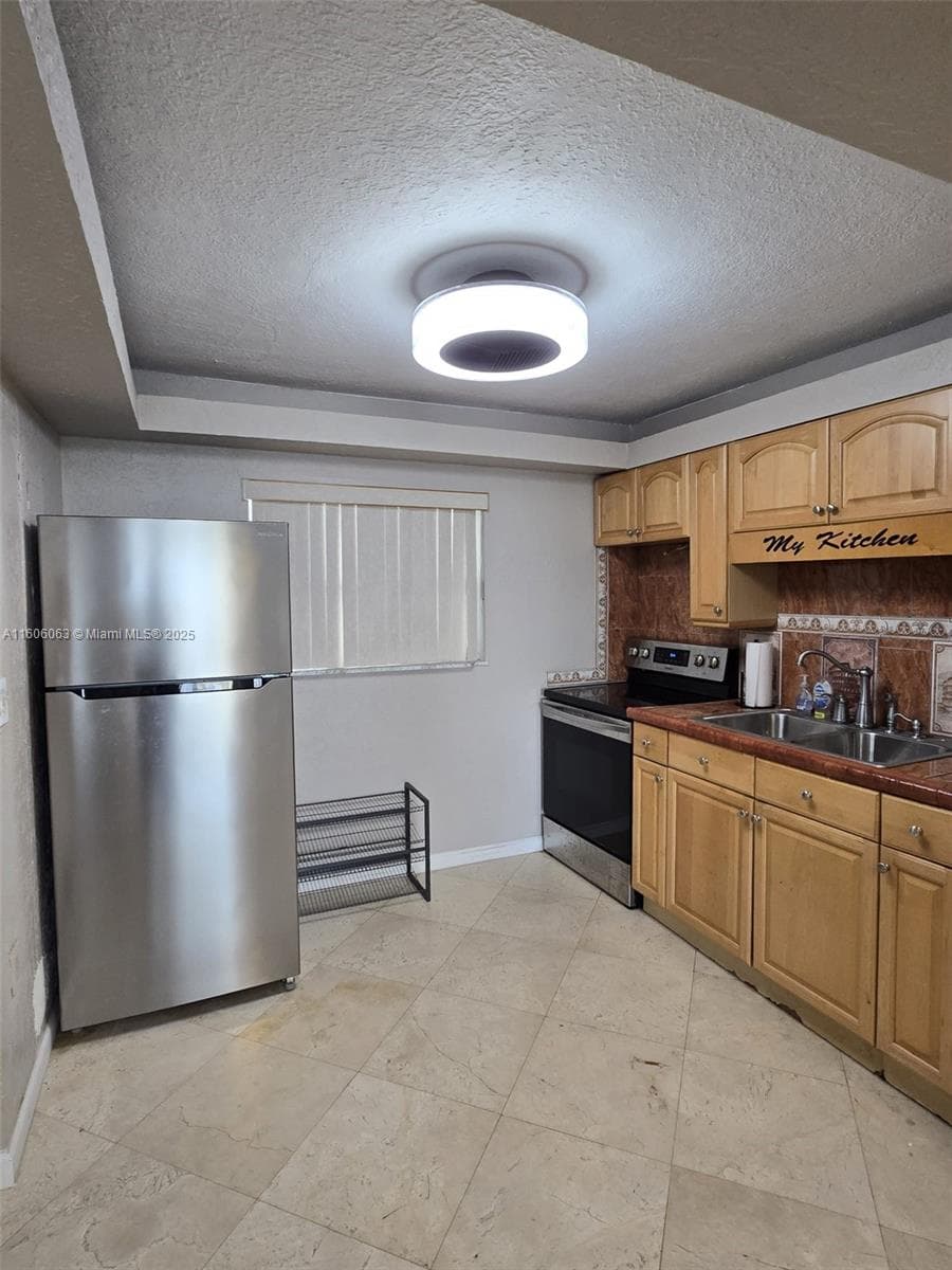4000 NE 170th St # 604, North Miami Beach, FL 33160 photo 5