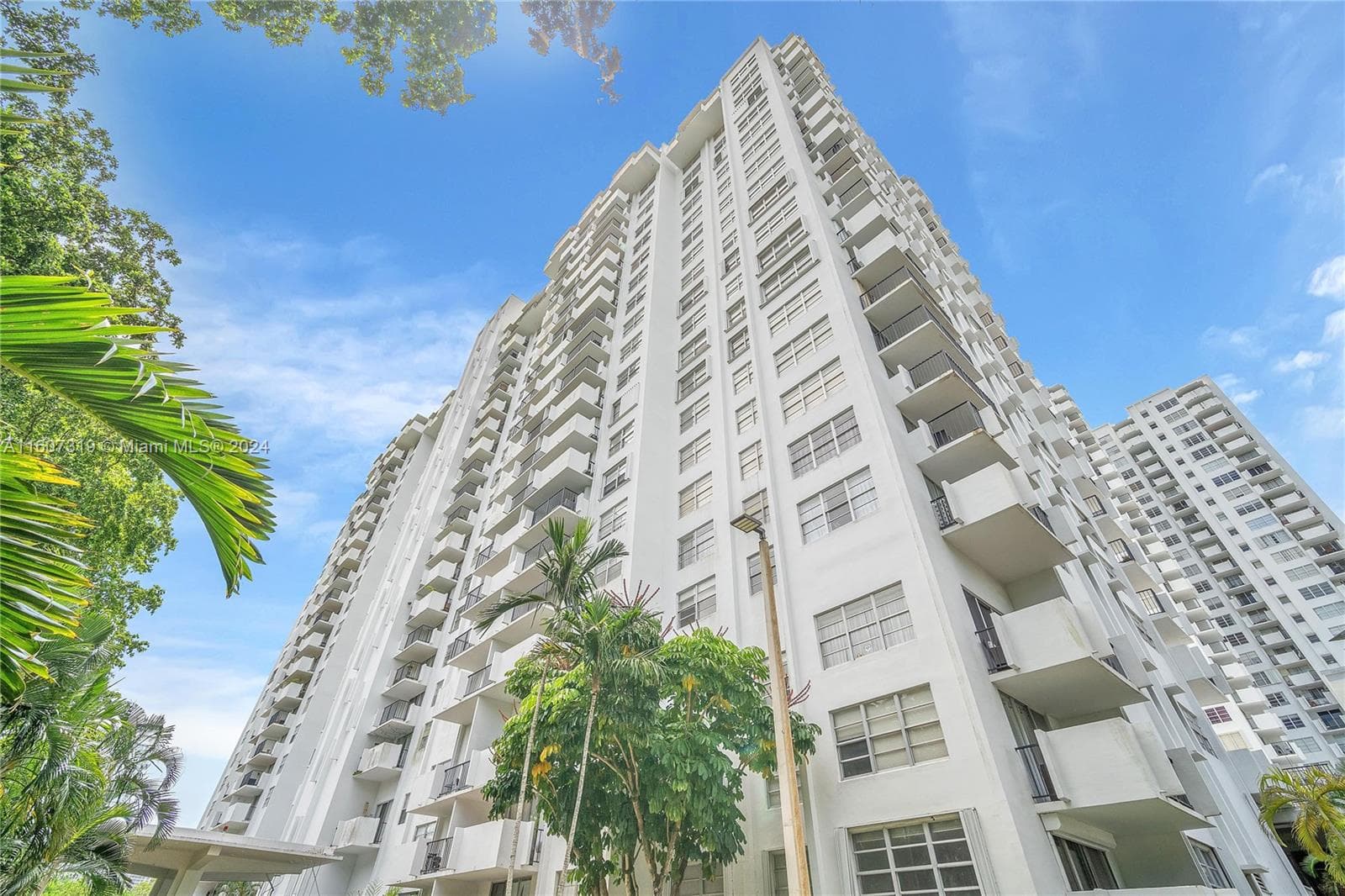 2780 NE 183rd St # 1601, Aventura, FL 33160 photo 2