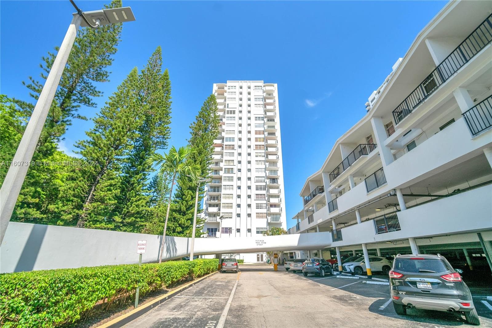 2780 NE 183rd St # 1601, Aventura, FL 33160 photo 3