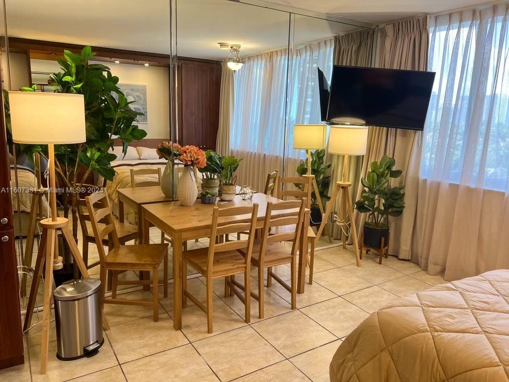 19201 Collins AveAVAILNOW # 428, Sunny Isles Beach, FL 33160 photo 4