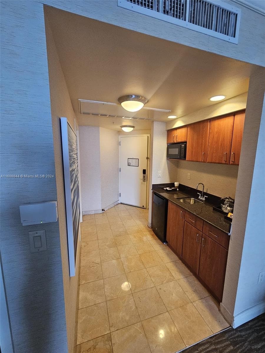 18001 Collins Ave # 2610, Sunny Isles Beach, FL 33160 photo 4