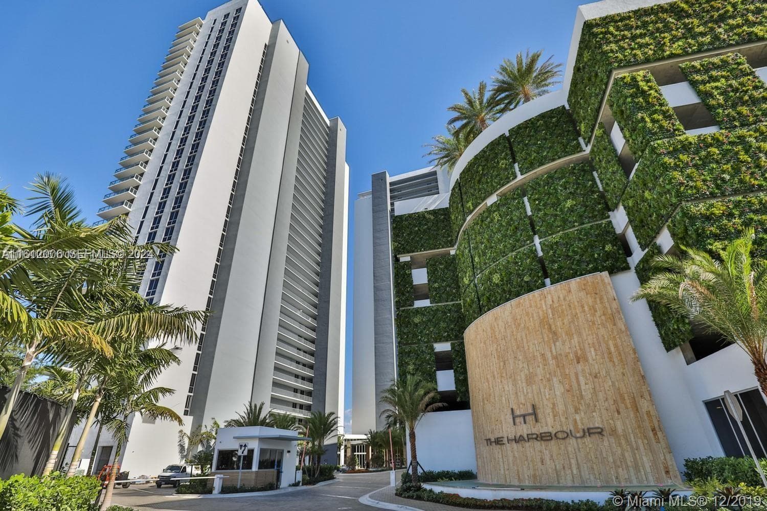 16385 Biscayne Blvd # 1418, North Miami Beach, FL 33160 photo 2