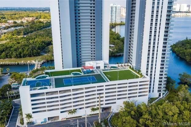 16385 Biscayne Blvd # 1418, North Miami Beach, FL 33160 photo 3
