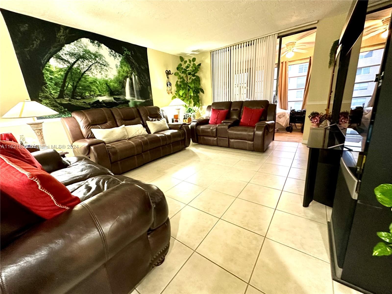 2831 Somerset Dr # 206, Lauderdale Lakes, FL 33311 photo 3