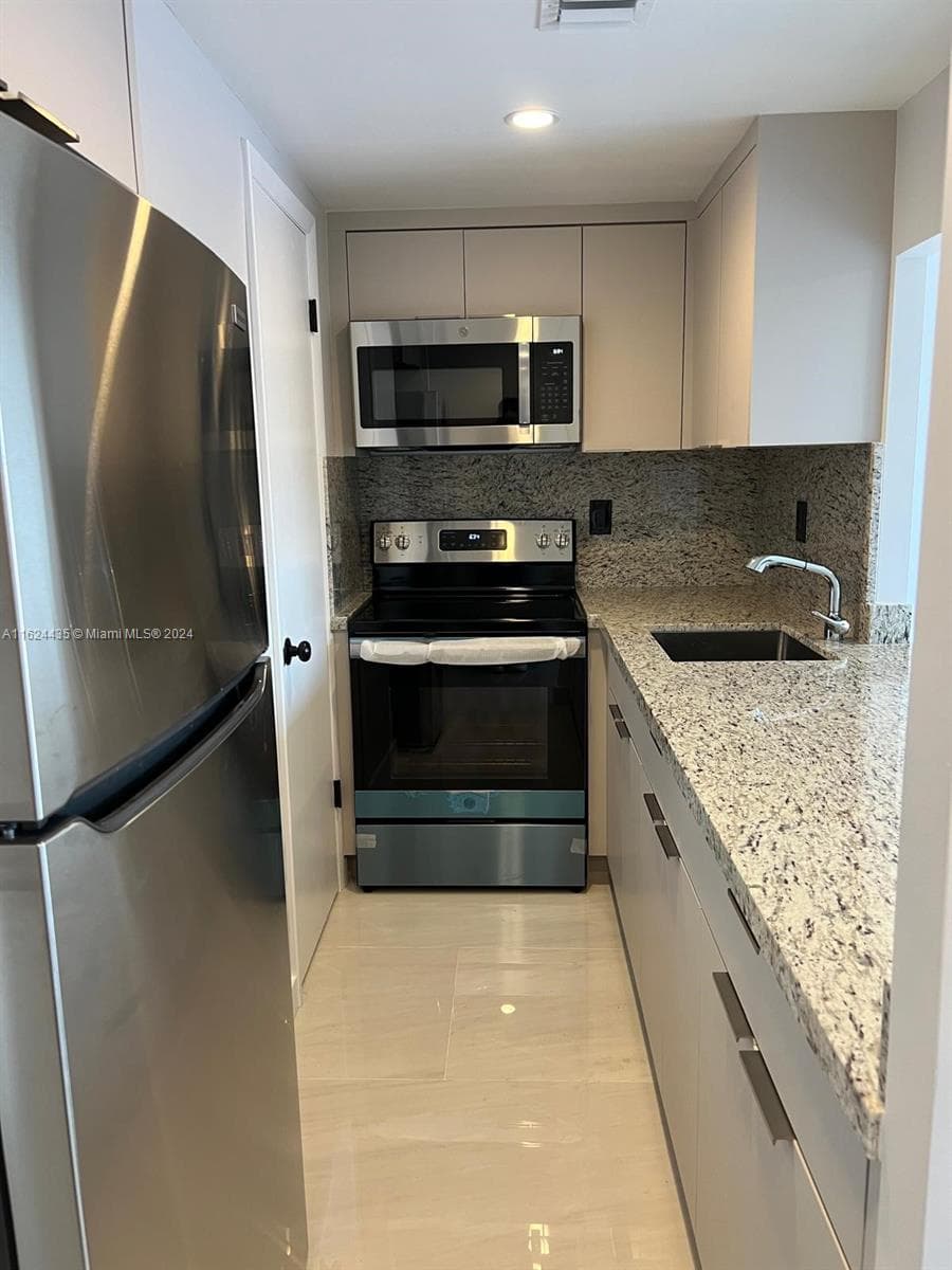 6580 W Flagler St # 309, Miami, FL 33144 photo 4