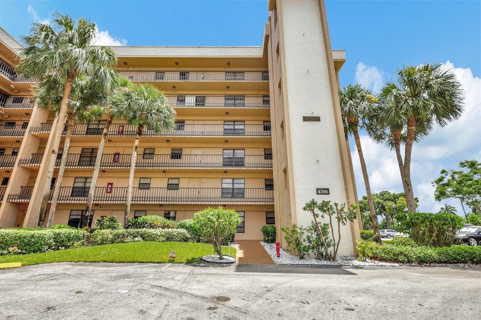 4700 W Lucerne Lakes Boulevard W # 507, Lake Worth, FL 33467 photo 2