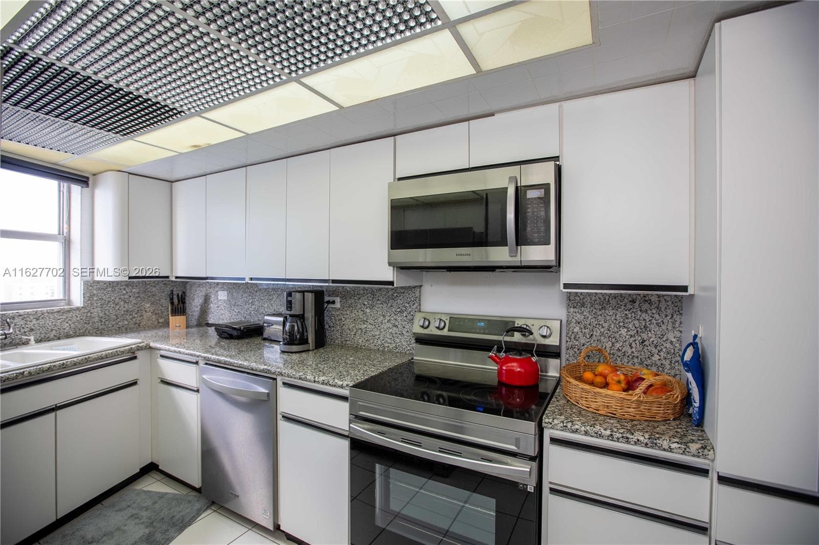 6039 Collins Ave # 1728, Miami Beach, FL 33140 photo 5