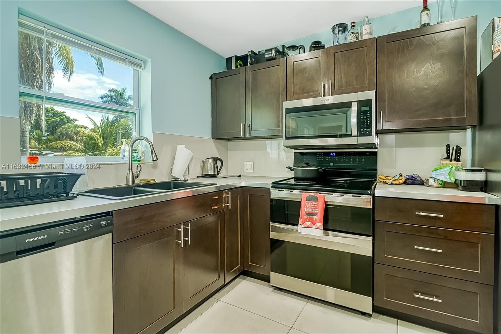 216 SW 6th St, Hallandale Beach, FL 33009 photo 4