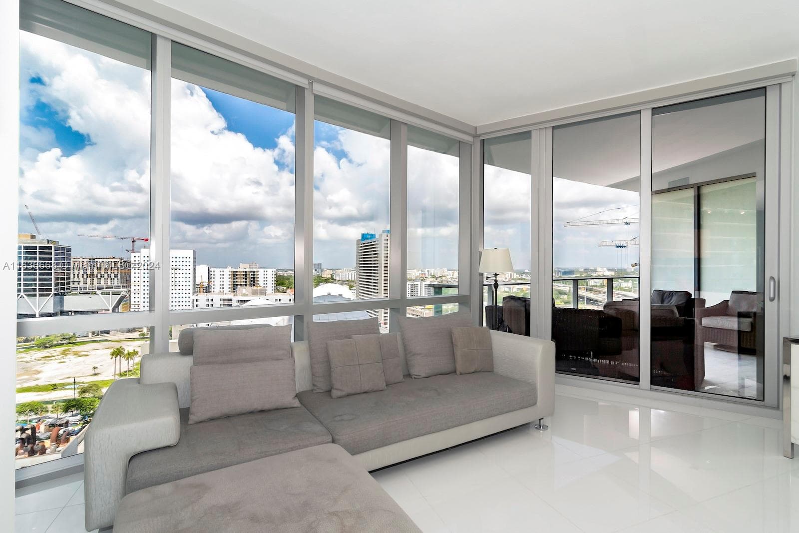 851 NE 1st Ave # 1710, Miami, FL 33132 photo 2