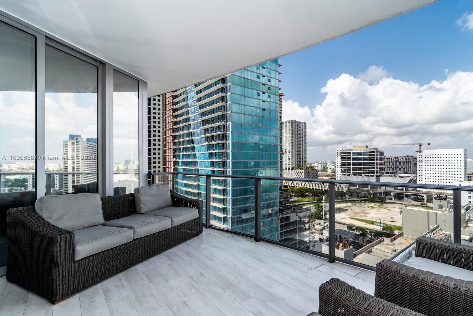 851 NE 1st Ave # 1710, Miami, FL 33132 photo 3