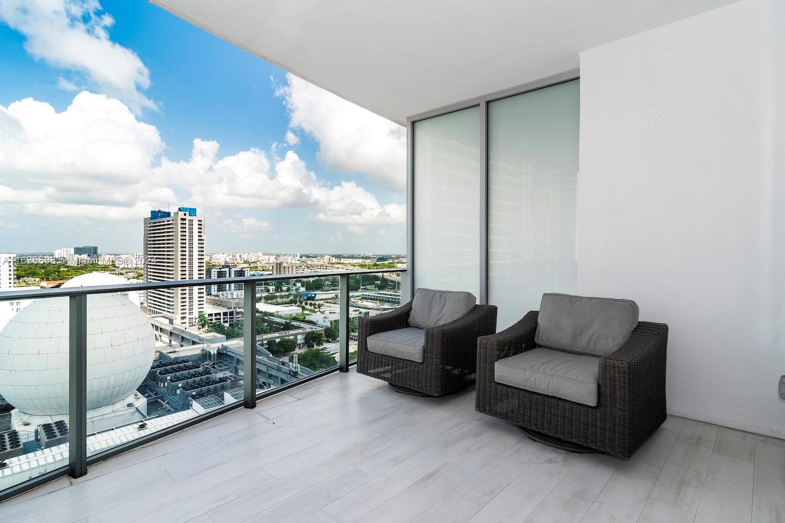 851 NE 1st Ave # 1710, Miami, FL 33132 photo 5