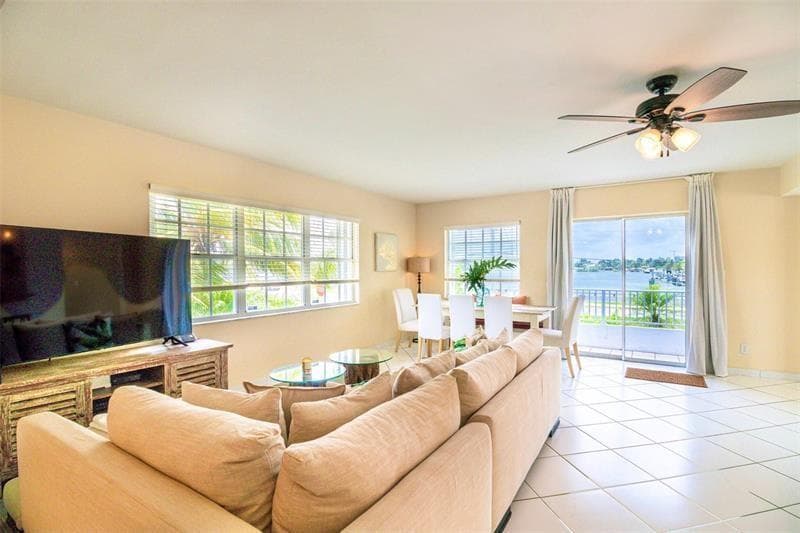 355 Virginia Street # 1, Hollywood, FL 33019 photo 2