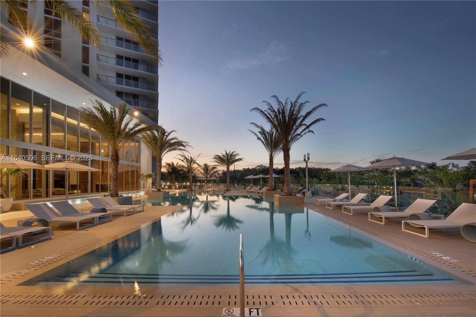 16385 Biscayne Blvd # PH7, North Miami Beach, FL 33160 photo 4