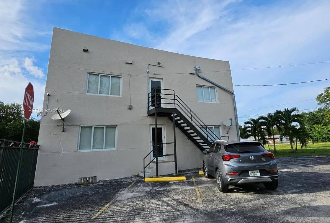 2500 NE 192nd St, Miami, FL 33180 photo 4