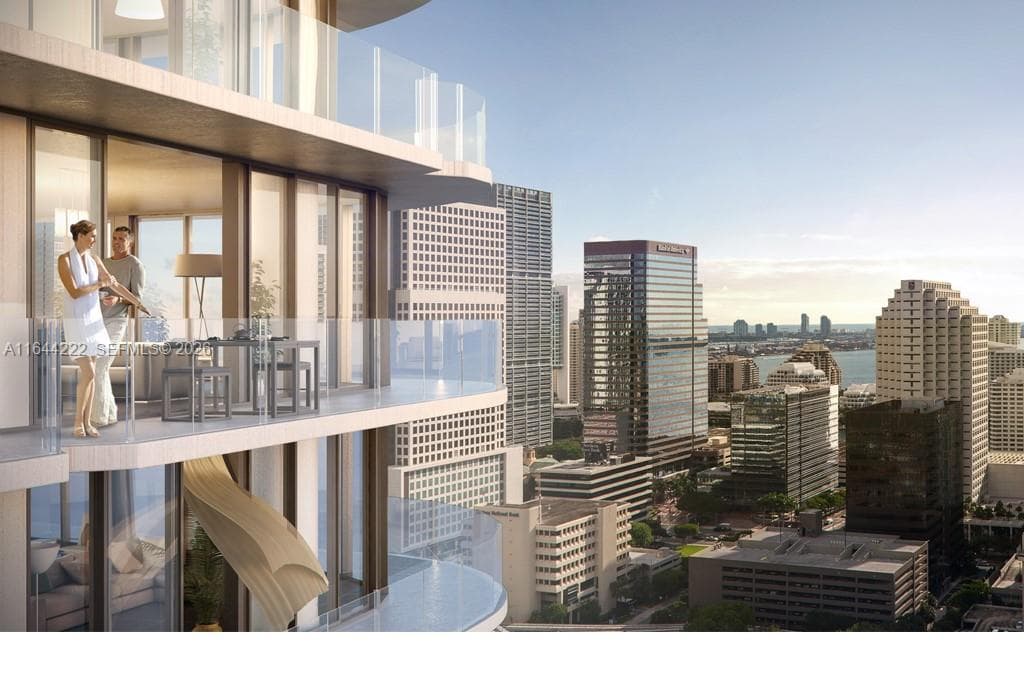 45 SW 9th St # 1005, Miami, FL 33130 photo 3