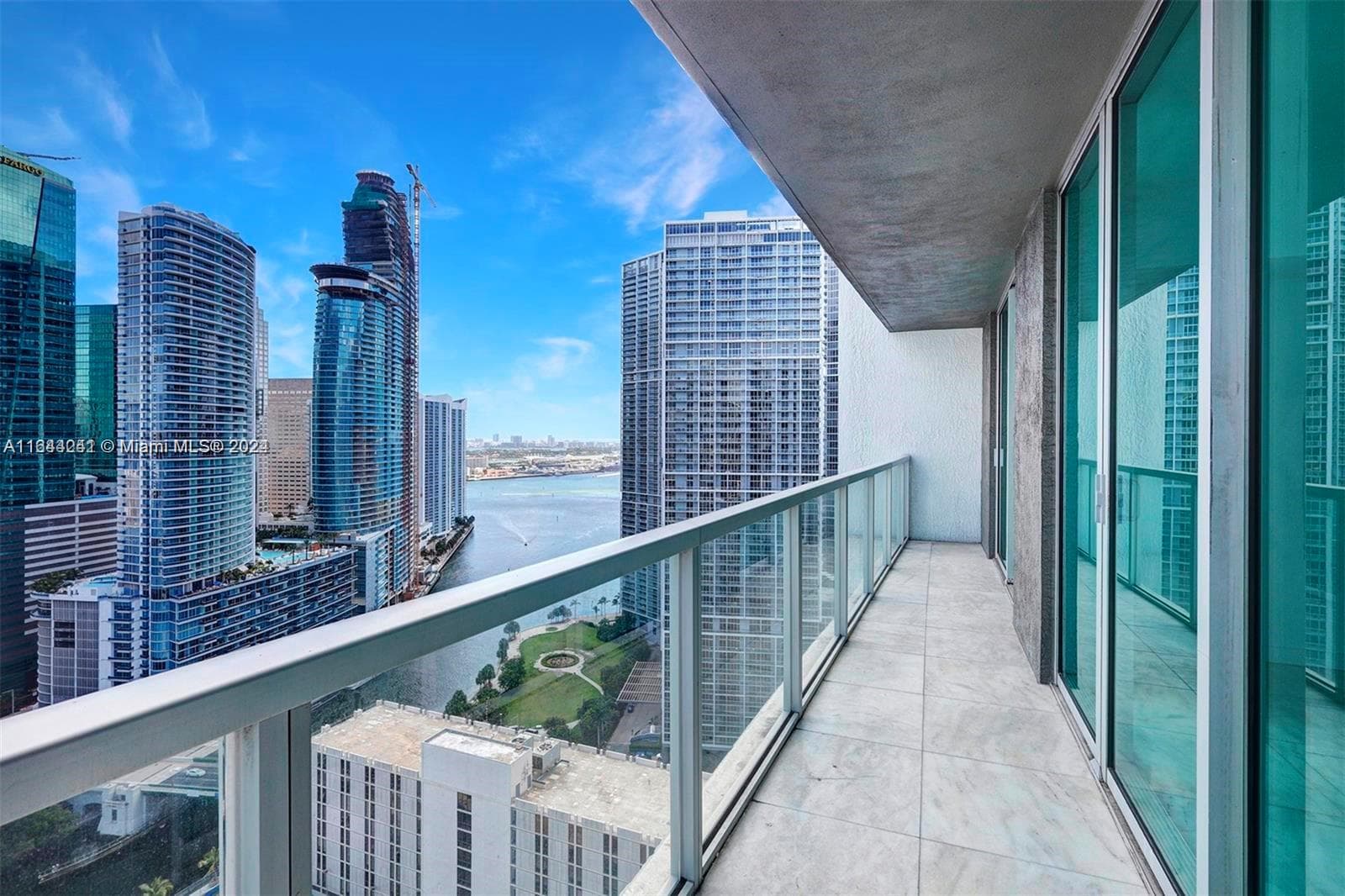 55 SE 6th St # 3401, Miami, FL 33131 photo 2