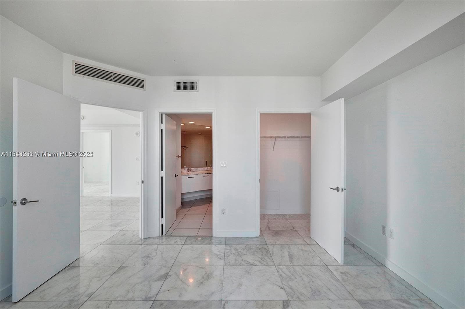 55 SE 6th St # 3401, Miami, FL 33131 photo 5