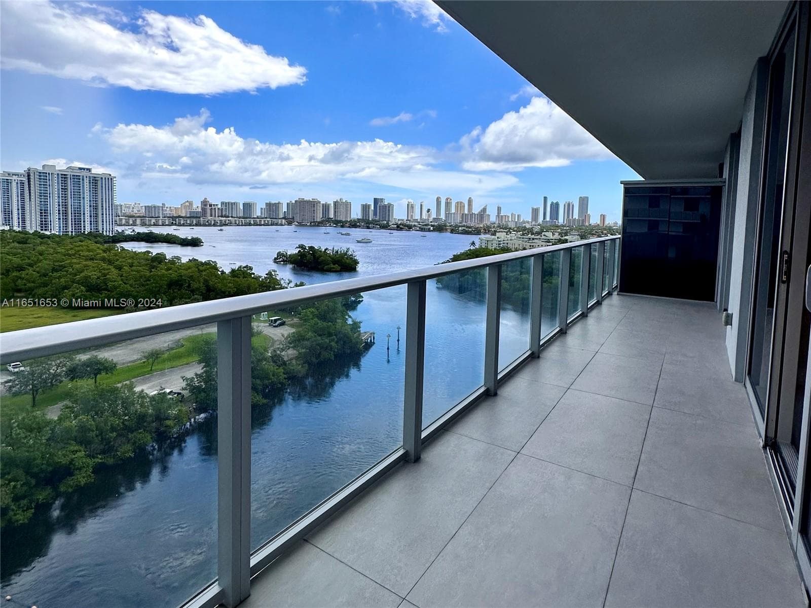16385 Biscayne Blvd # 1201, North Miami Beach, FL 33160 photo 2