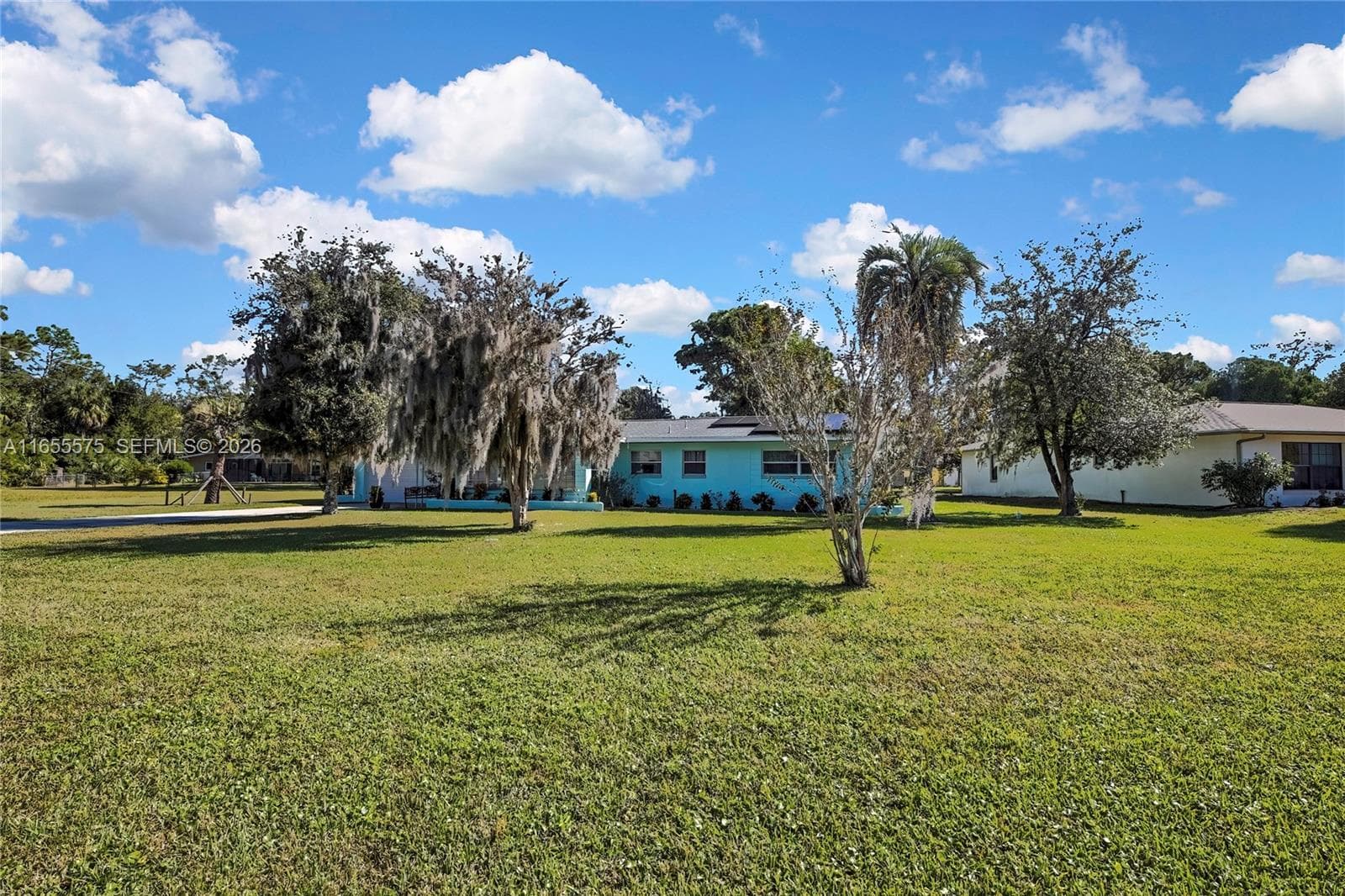 685 Afterglow Cir, Other City - In The State Of Florida, FL 34429 photo 4