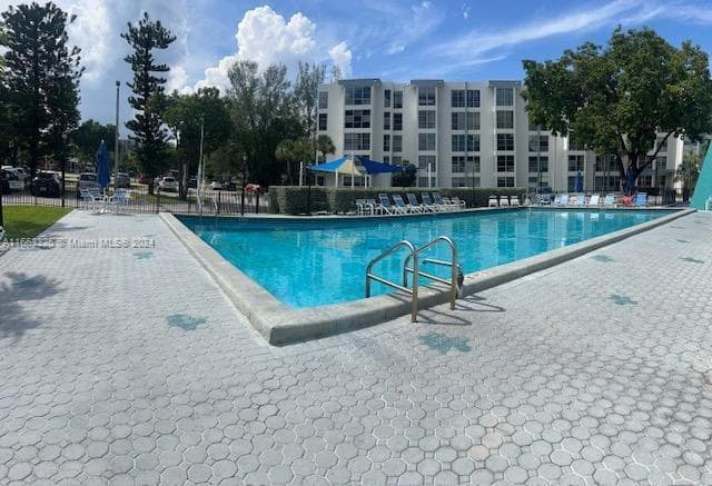 17570 Atlantic Blvd # 401, Sunny Isles Beach, FL 33160 photo 2
