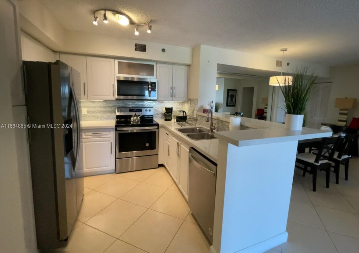 19601 E Country Club Dr # 7501, Aventura, FL 33180