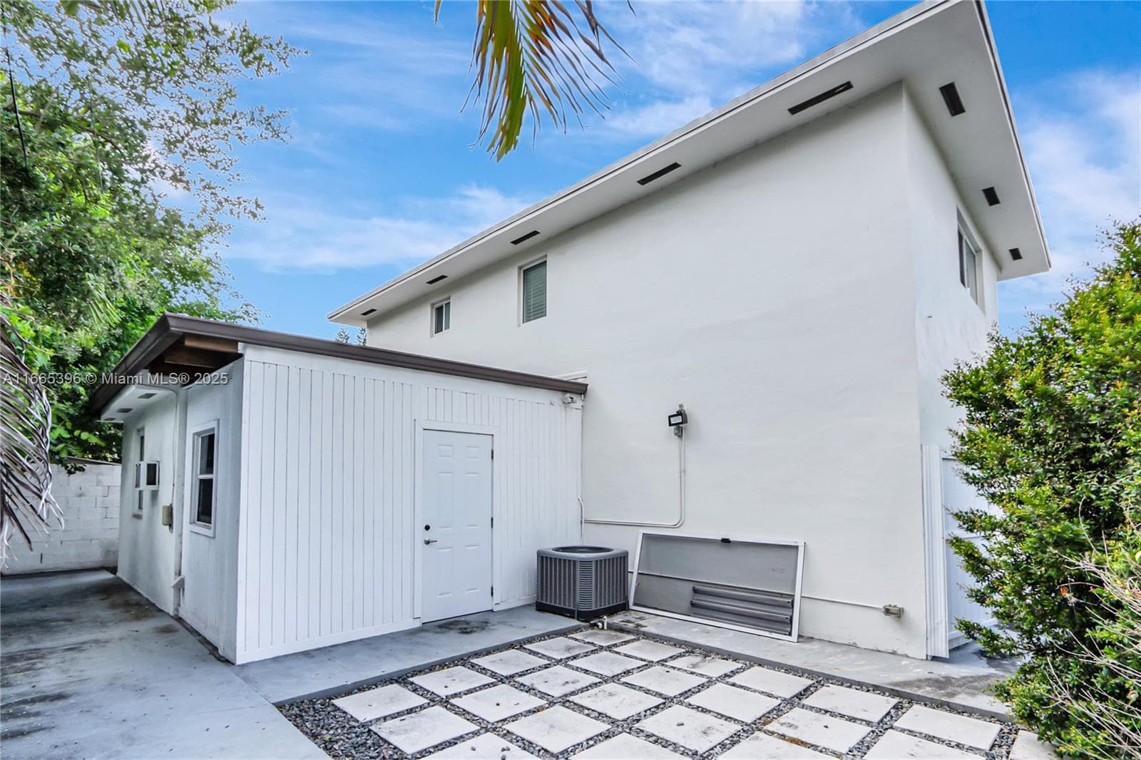 1359 SW 11th St, Miami, FL 33135 photo 4
