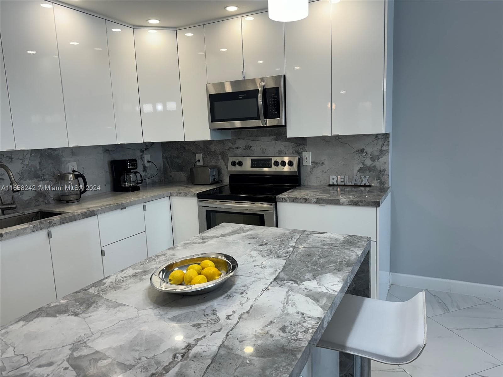 19370 Collins Ave # 1208, Sunny Isles Beach, FL 33160 photo 3