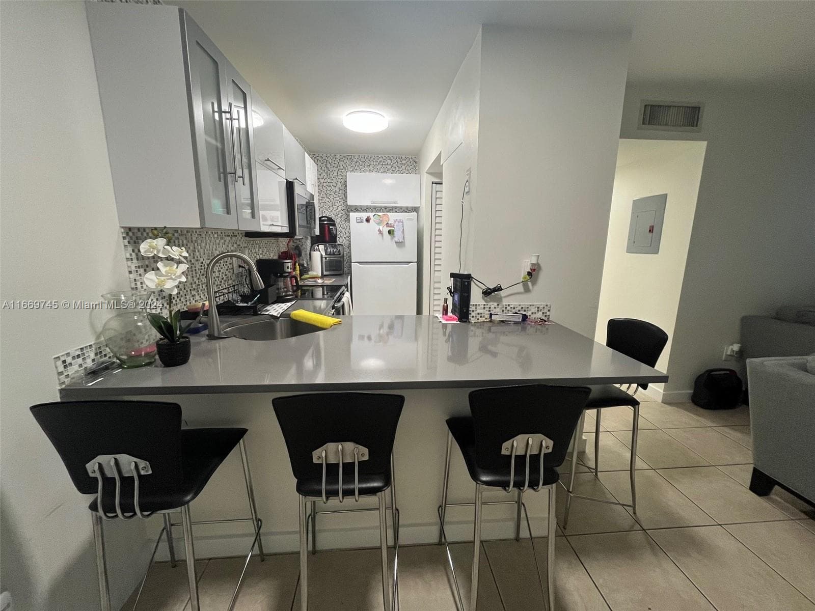 8075 NW 7th St # 109, Miami, FL 33126 photo 4