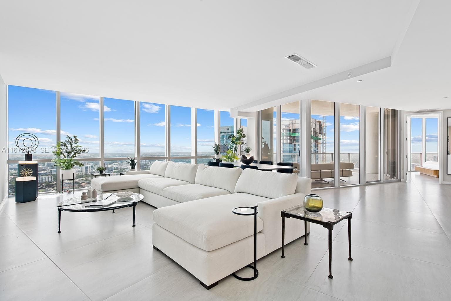 851 NE 1st Ave # PH 5402, Miami, FL 33132 photo 2