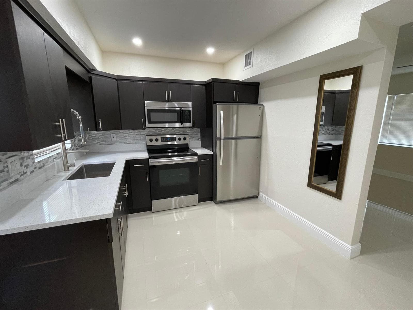 1809 NW 13th Court, Fort Lauderdale, FL 33311 photo 3