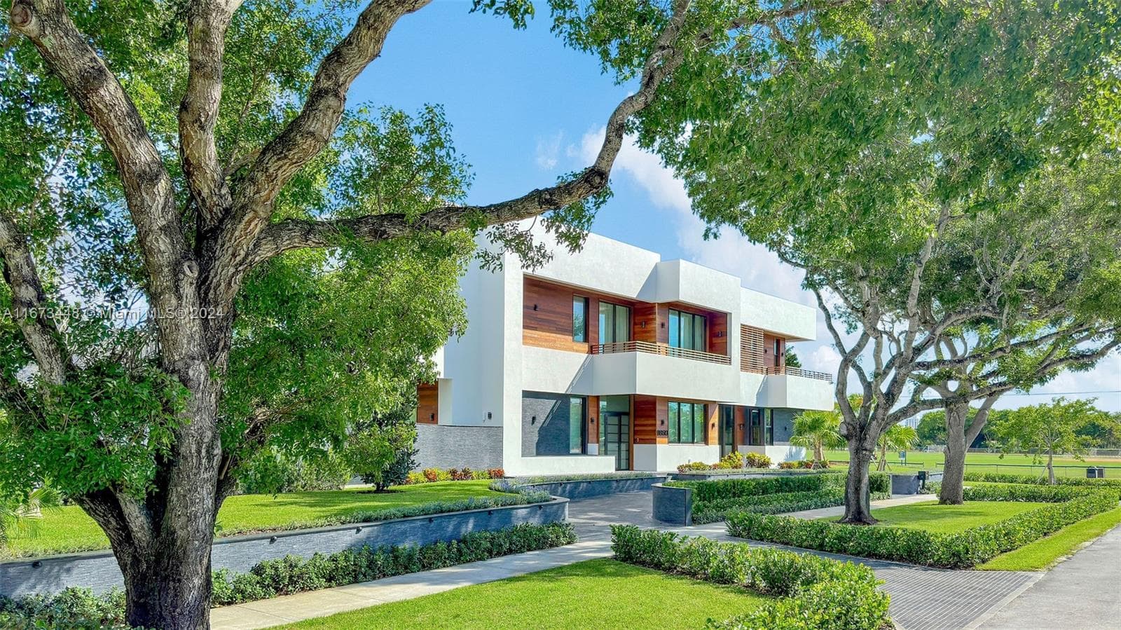 9860 NE 5th Avenue Rd, Miami Shores, FL 33138 photo 2