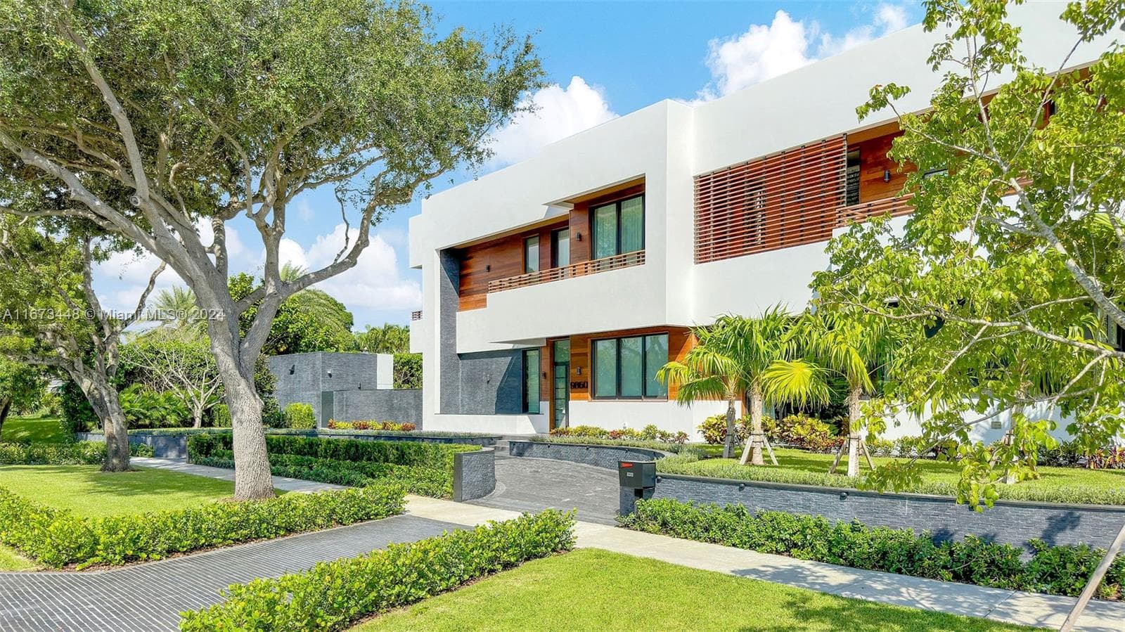 9860 NE 5th Avenue Rd, Miami Shores, FL 33138 photo 3