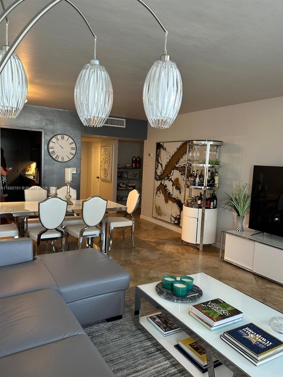 100 Lincoln Rd # 608, Miami Beach, FL 33139