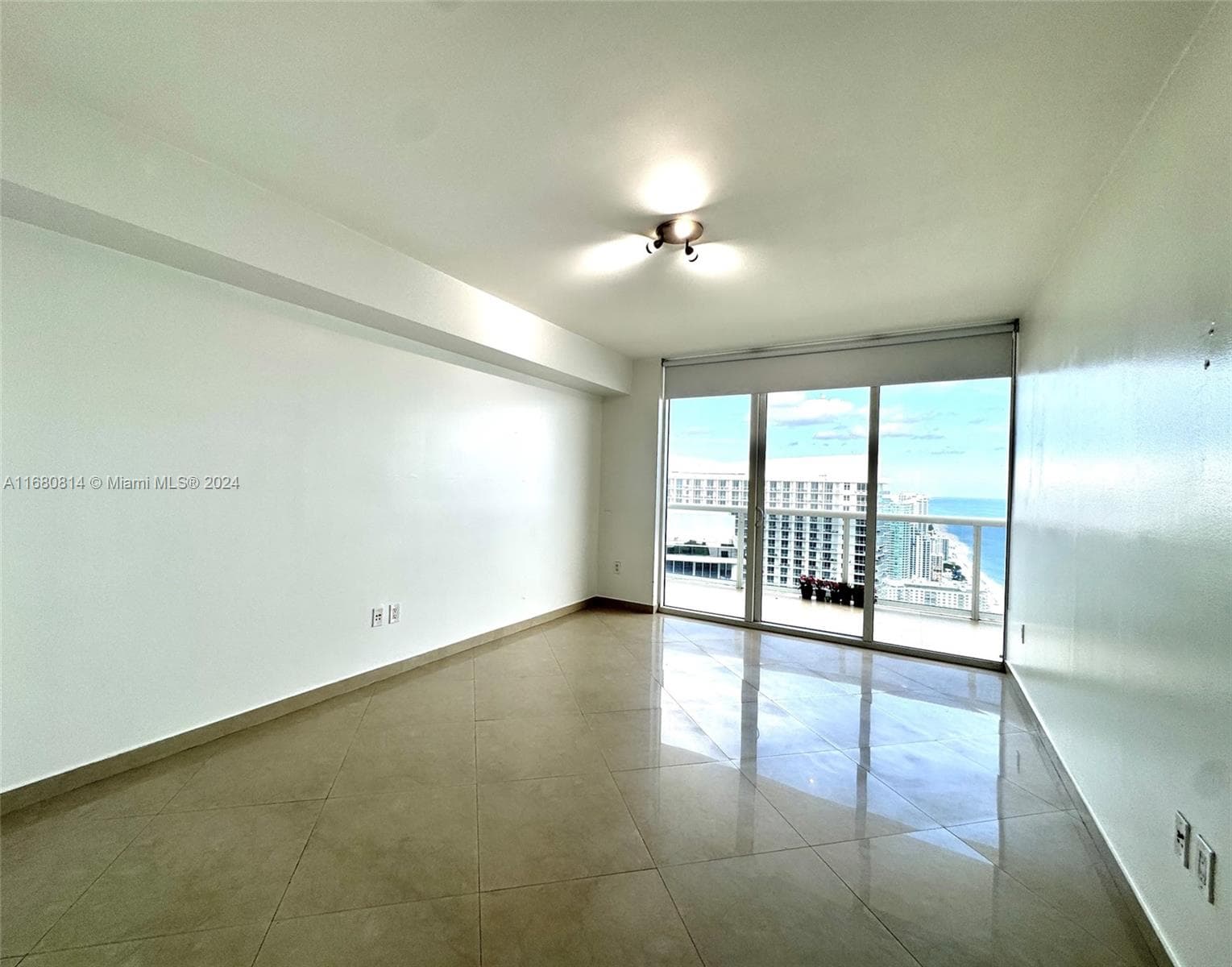 1830 S Ocean Dr # 4711, Hallandale Beach, FL 33009 photo 4