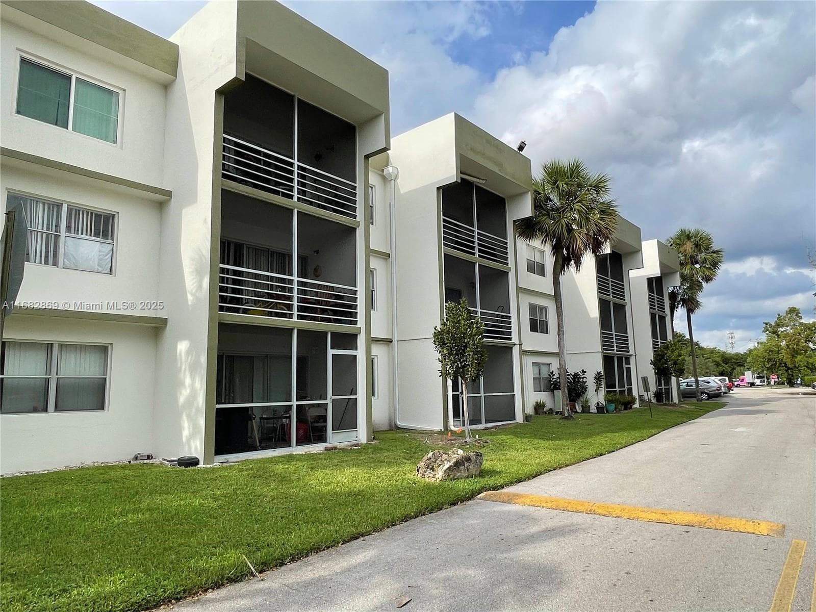 4255 N University Dr # 201, Sunrise, FL 33351 photo 3