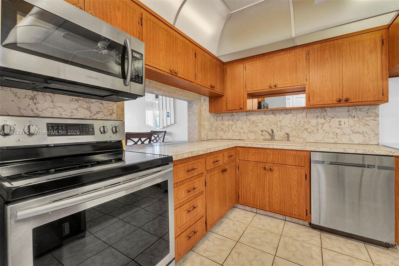 330 SE 2nd St # 303F, Hallandale Beach, FL 33009 photo 2