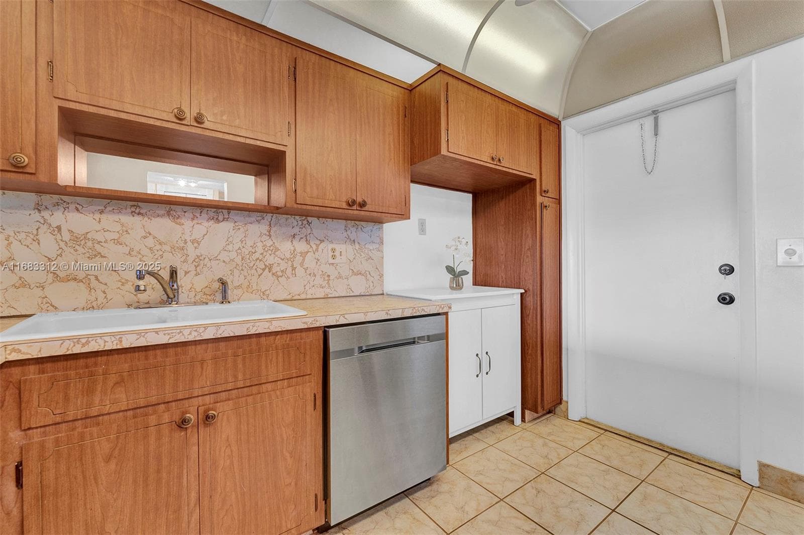 330 SE 2nd St # 303F, Hallandale Beach, FL 33009 photo 3