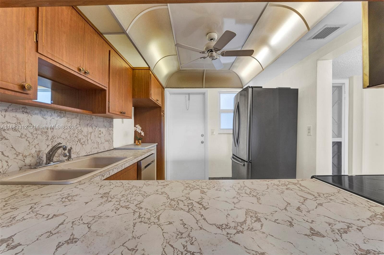 330 SE 2nd St # 303F, Hallandale Beach, FL 33009 photo 5