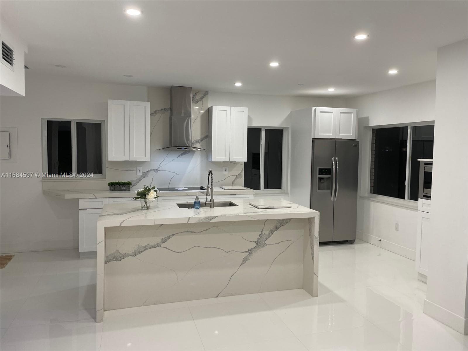 1201 Marseille Dr # 17, Miami Beach, FL 33141 photo 2