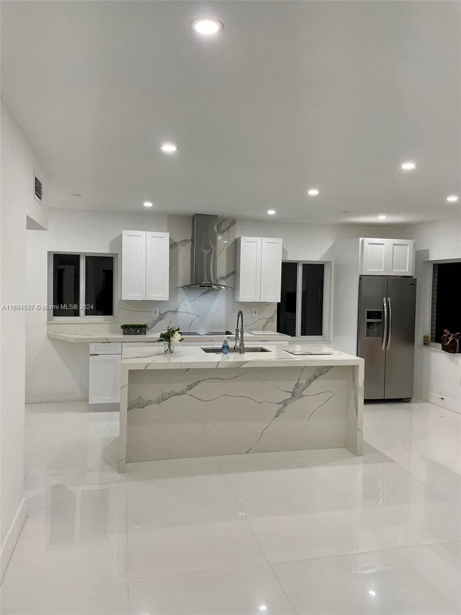 1201 Marseille Dr # 17, Miami Beach, FL 33141 photo 4