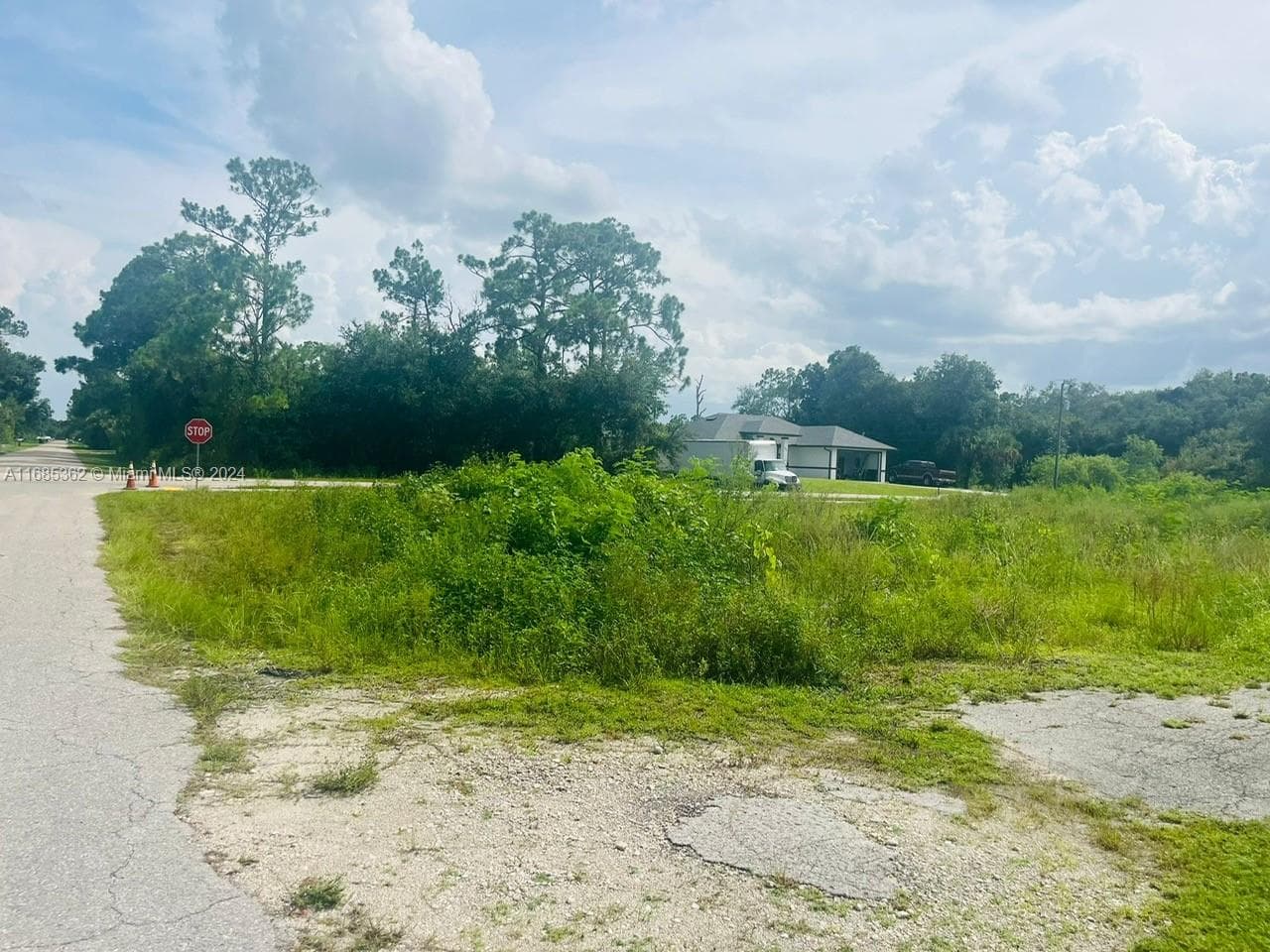 805 E 6 st, Lehigh Acres, FL 33972