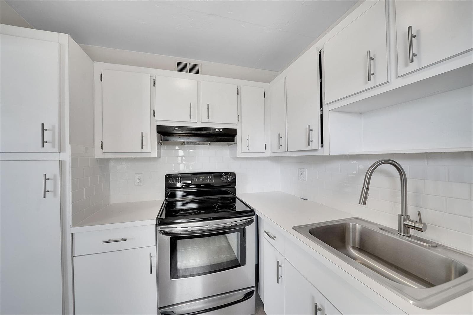 2555 NE 11th Street # 806, Fort Lauderdale, FL 33304 photo 5